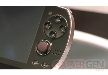 Sony_NGP_button_detail