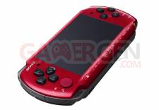 PSP 3000 noir rouge 003